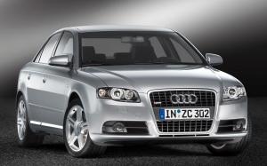 Audi A4 2.0T S-Line Sedan 2004 года